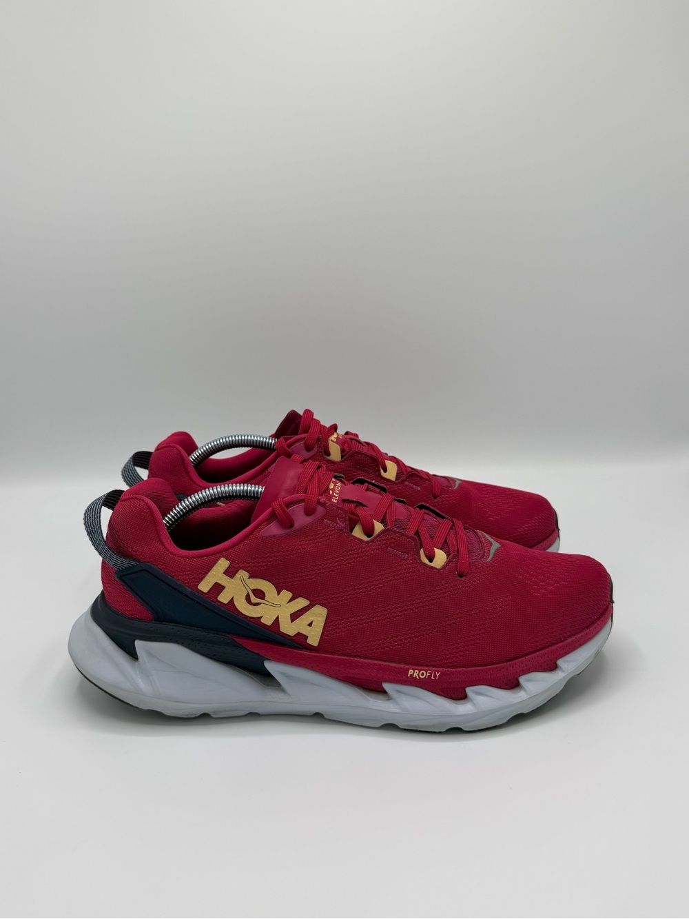 HOKA ONE ONE Elevon 2 Red/Gold/White/Black Mesh Low Top Lace Up 1106478